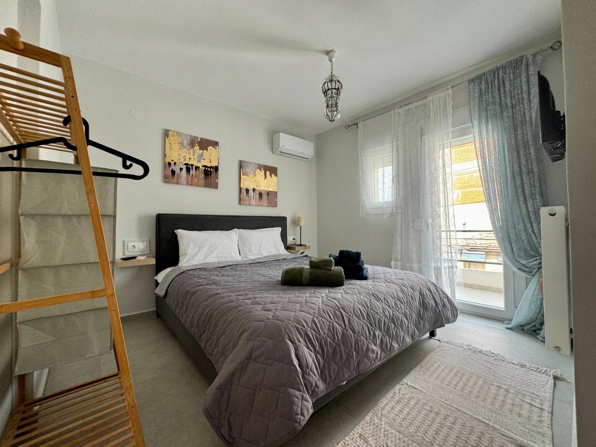 Apartament Modern Family Retreat Wolos Zewnętrze zdjęcie